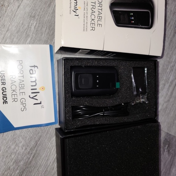 Famiy1st GPS Tracker for Vehicles Cars Trucks Loved Ones Real Time Tracking NIB - Picture 2 of 3
